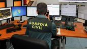 un agente de la Guardia Civil trabajando