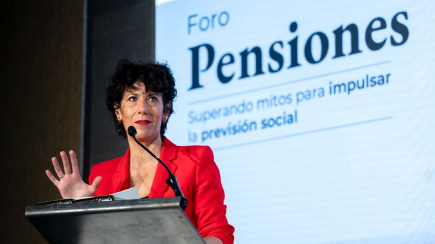 Elma Saiz habla en el foro de las pensiones