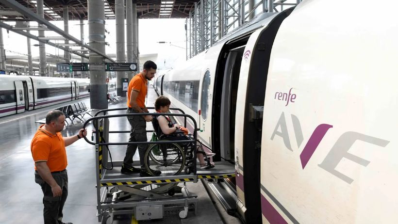 Las personas con un grado de discapacidad del 33% tendrán estos descuentos al viajar con Renfe
