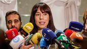 Diana Morant rodeada de micrófonos