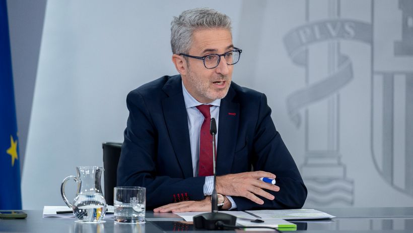 Arcadi España apela a las urnas y a la continuidad de “un Ejecutivo progresista” para garantizar la subida del SMI y las pensiones