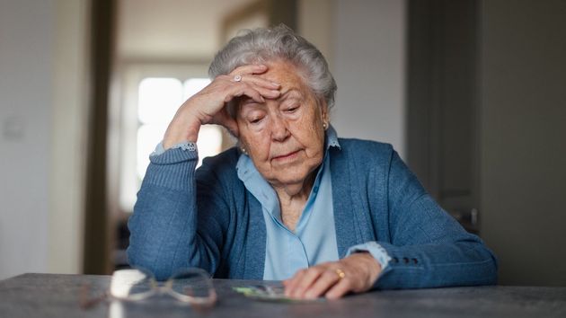 Una anciana preocupada