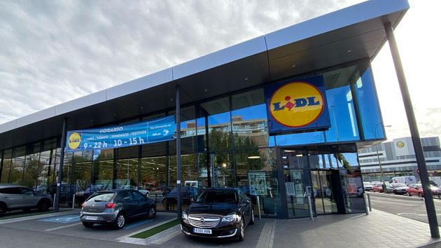 Entrada de uno de los supermecados Lidl en Madrid