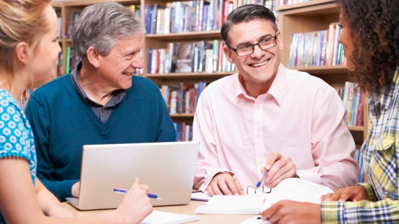 Cursos del SEPE para ayudar a mayores de 45 años a encontrar trabajo