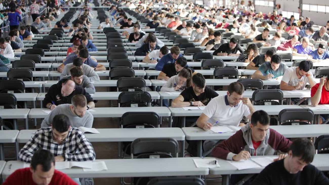 Estos son los funcionarios interinos mayores de 50 años que serán fijos sin oposiciones