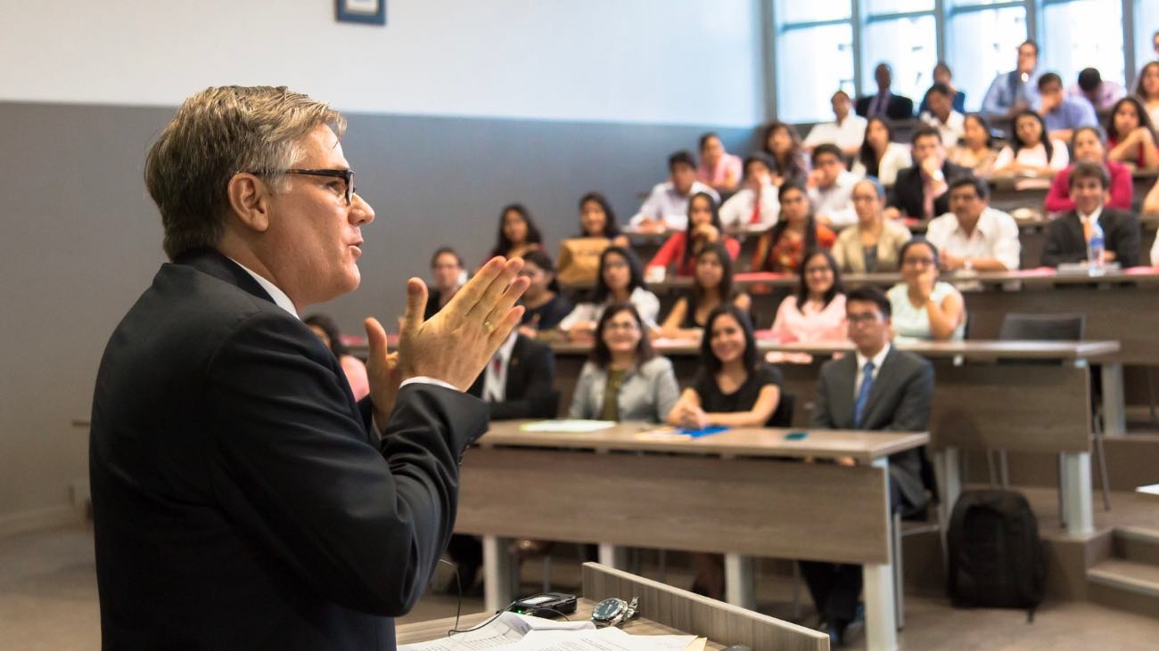 Estos son los requisitos para ser profesor de universidad