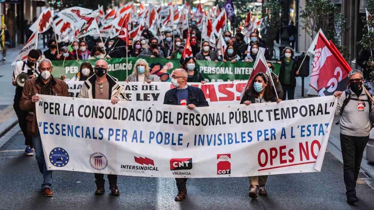 Funcionarios interinos: “Queremos estabilización de los docentes equiparando antigüedad y méritos”
