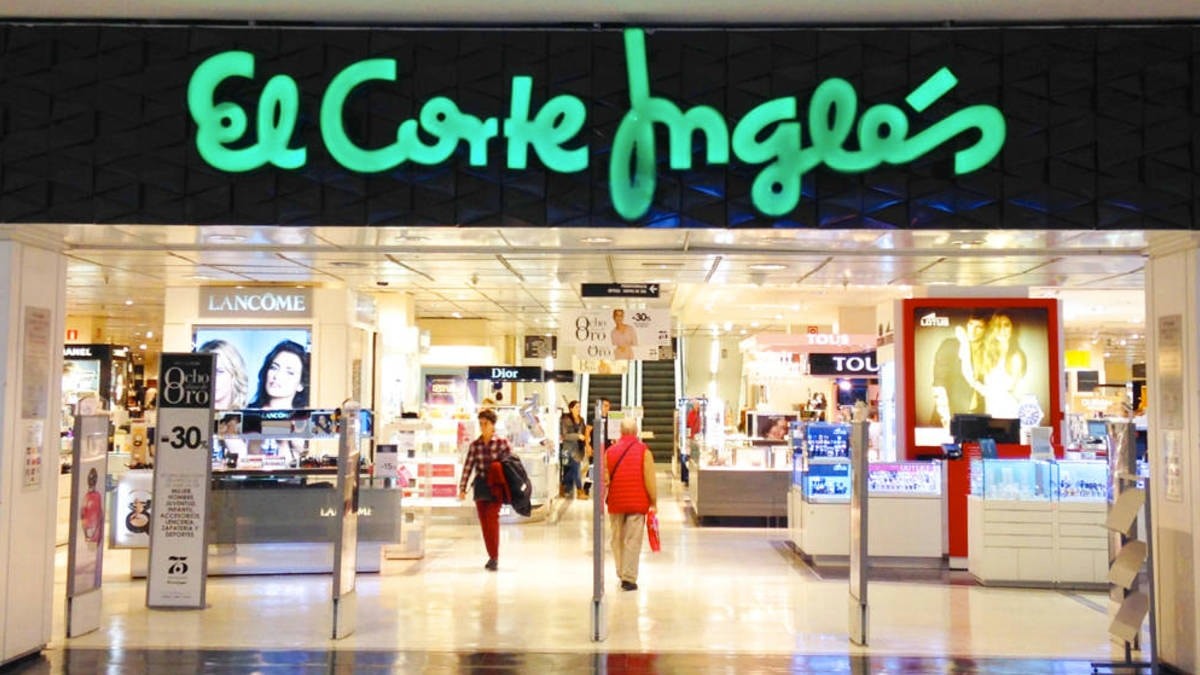 El patinete eléctrico de El Corte Inglés que arrasa como regalo de Navidad y se conduce sin manillar