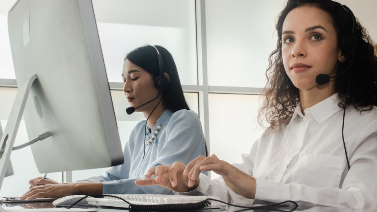 Una empresa busca teleoperadores para un Call Center en Sevilla