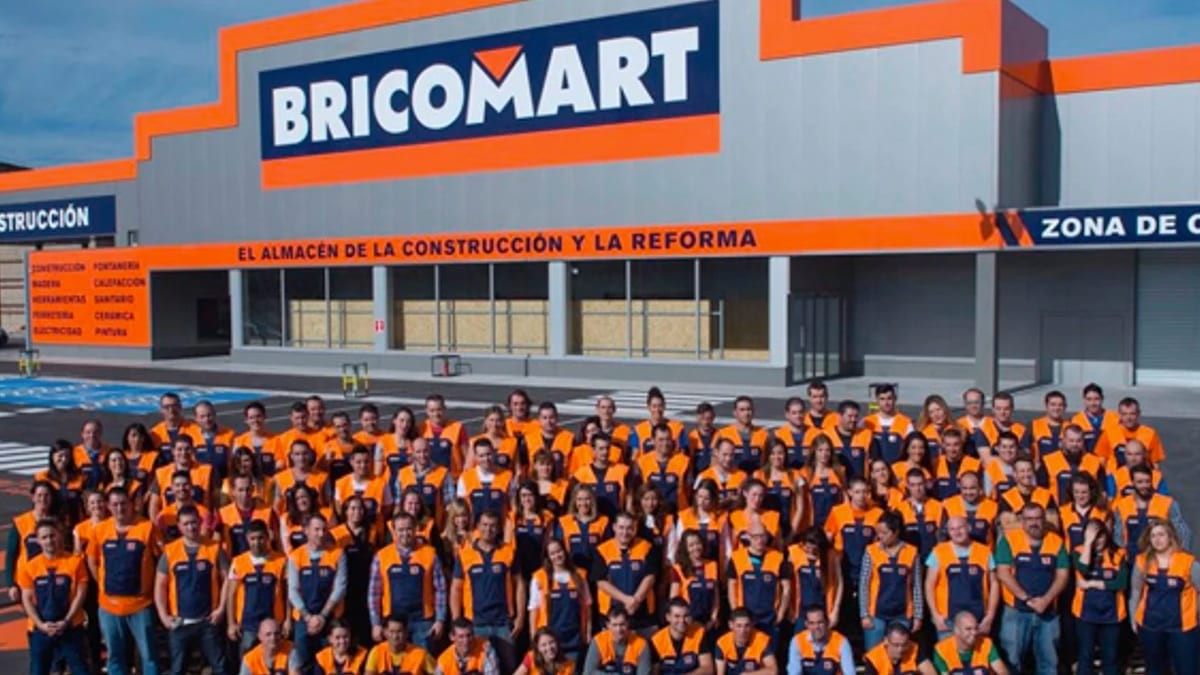 Bricomart lanza una oferta de empleo en Salamanca con 90 vacantes