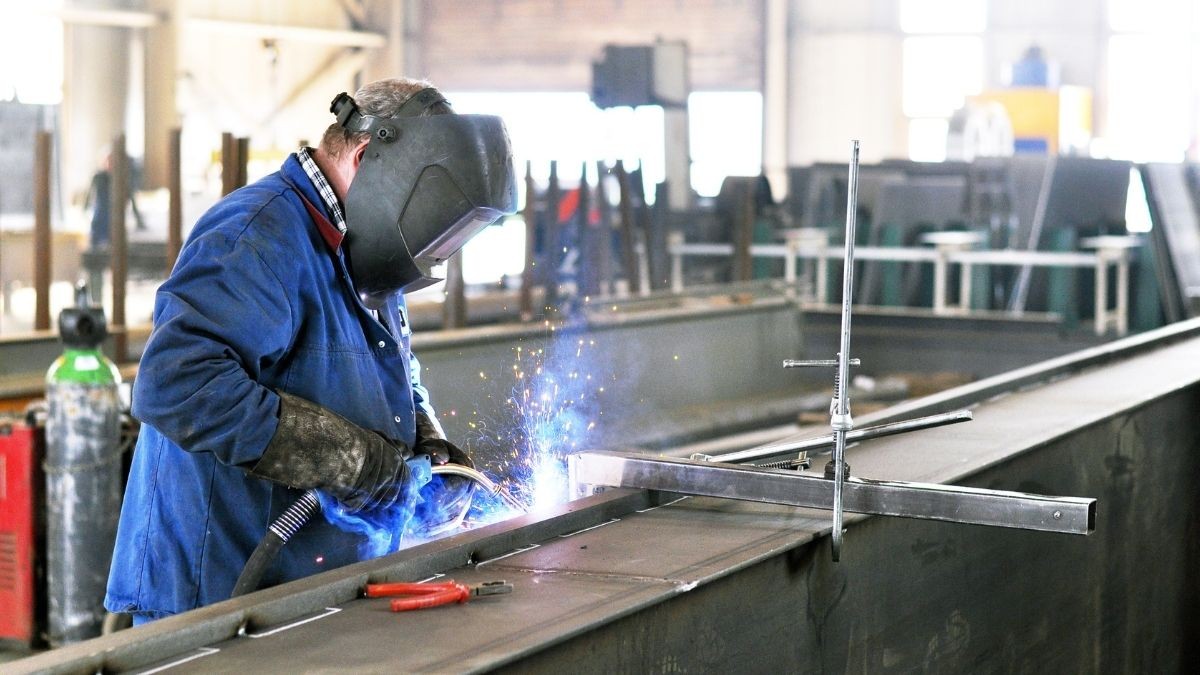 Empleo en Jaén: se busca oficiales de herrería y acero inoxidable