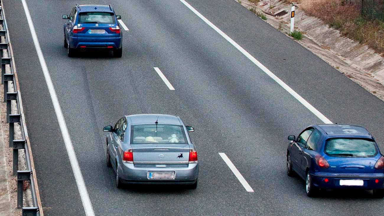 Así es la nueva normativa de la DGT sobre los adelantamientos