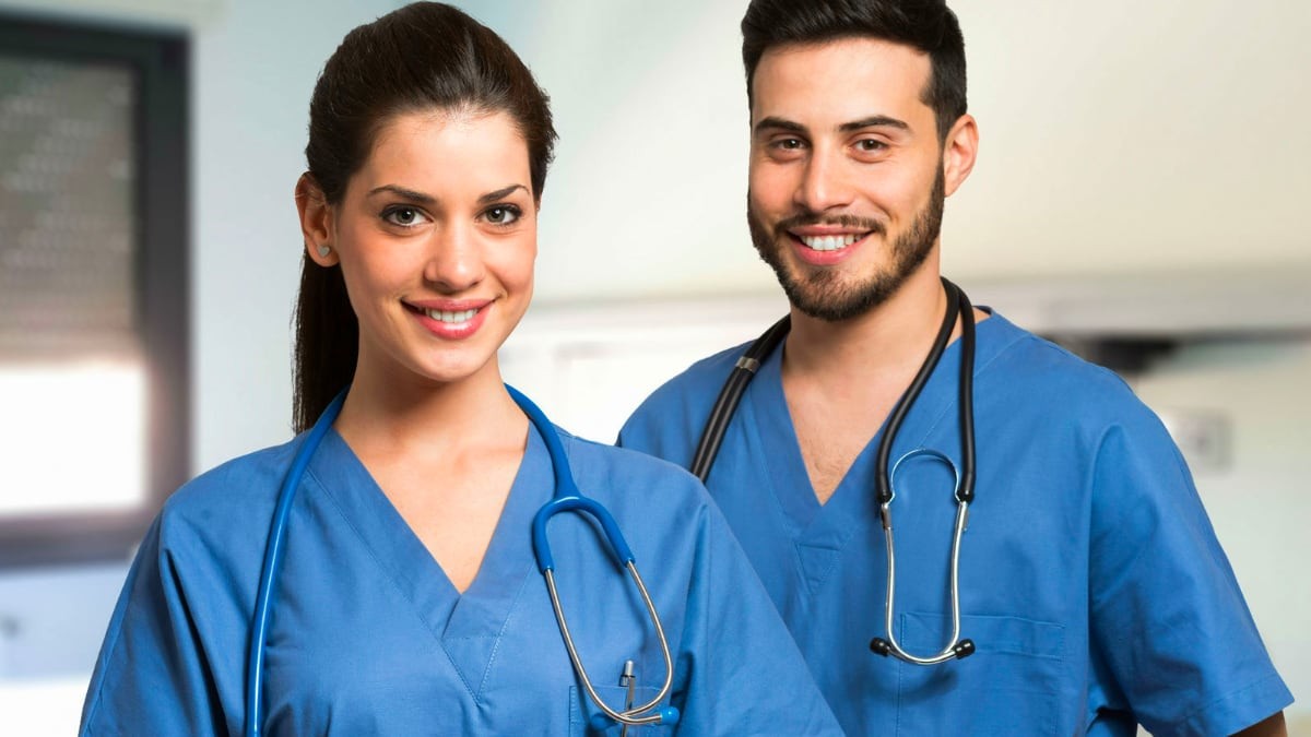 Bolsa de empleo para varios hospitales de Almería y Granada
