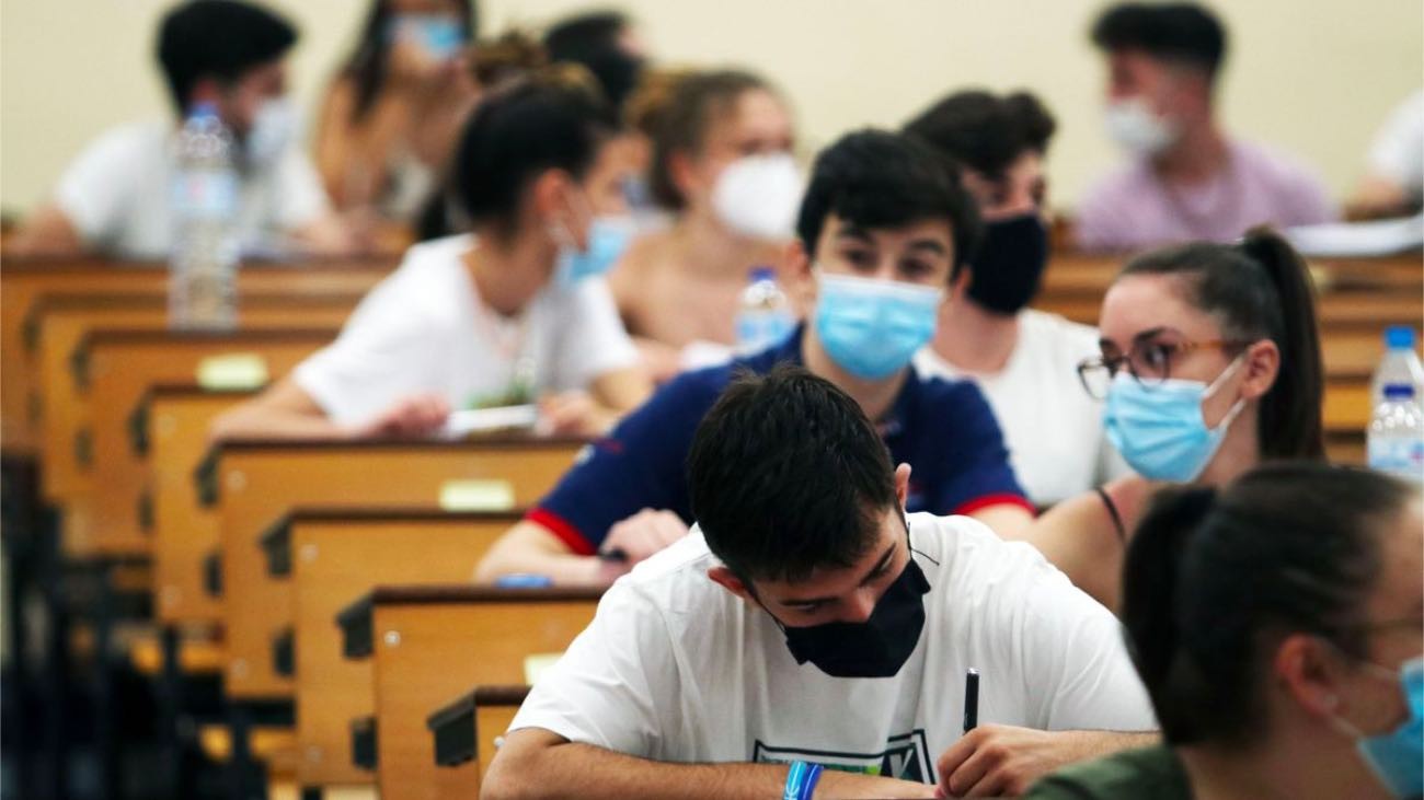 El Gobierno adelanta las becas del MEC para el curso 2022-2023: este es el nuevo plazo de inscripción
