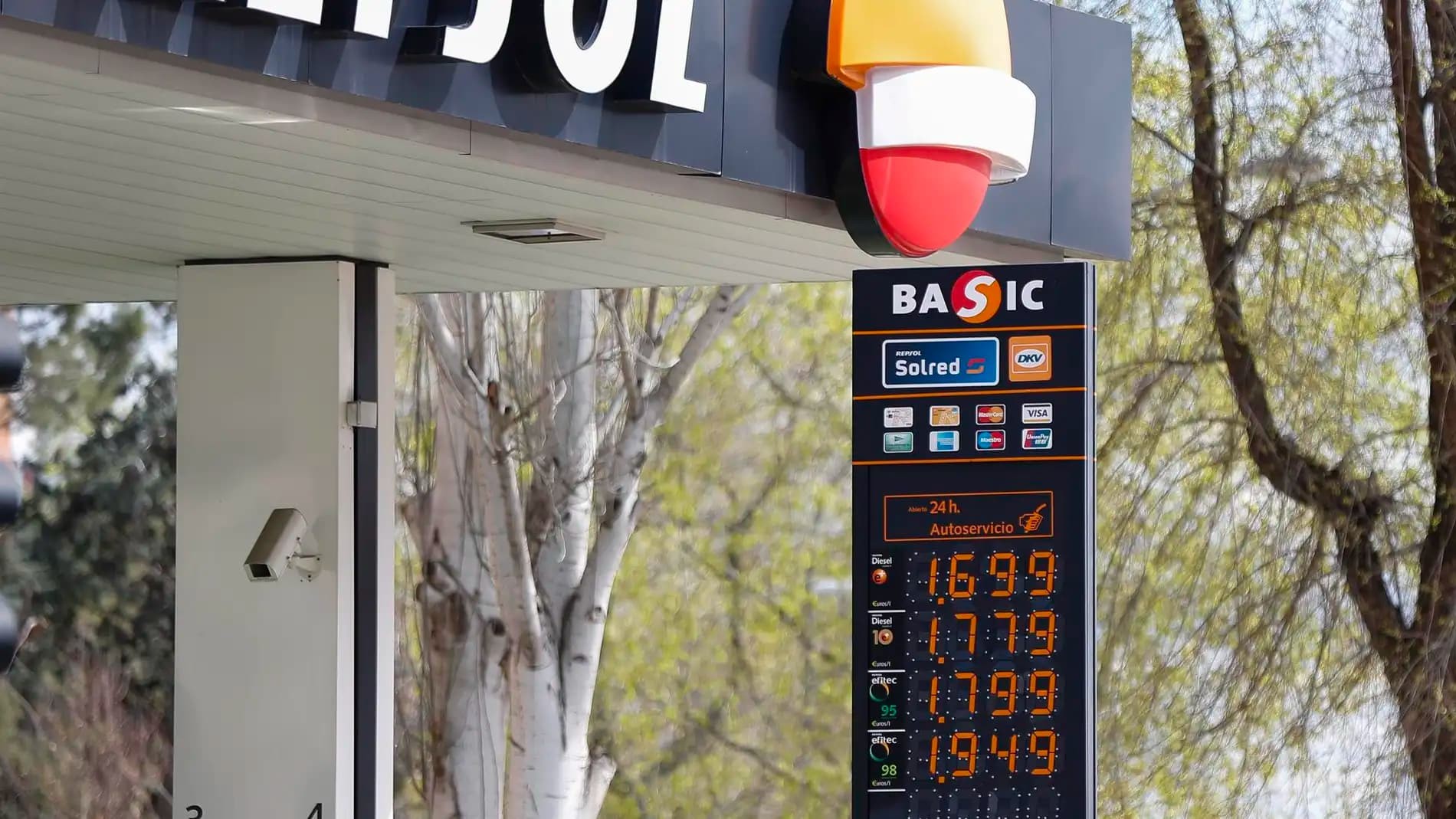 Así puedes ahorrar hasta 10 céntimos el litro de gasolina en Repsol