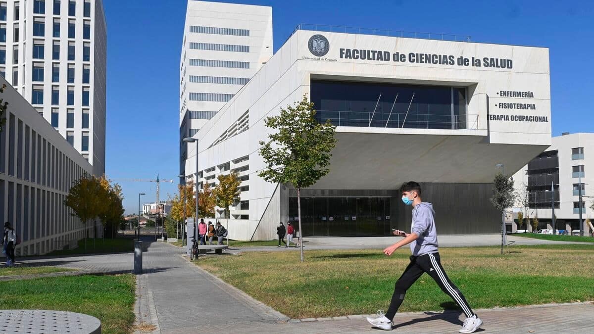 La Universidad de Granada oferta 106 plazas de empleo público