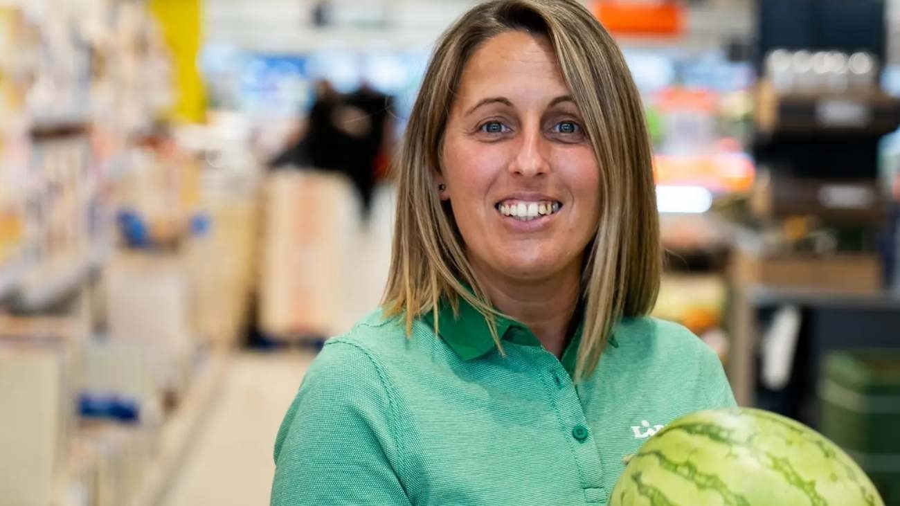 Lidl, ALDI y DIA buscan jóvenes y mayores de 45 años para la temporada de verano