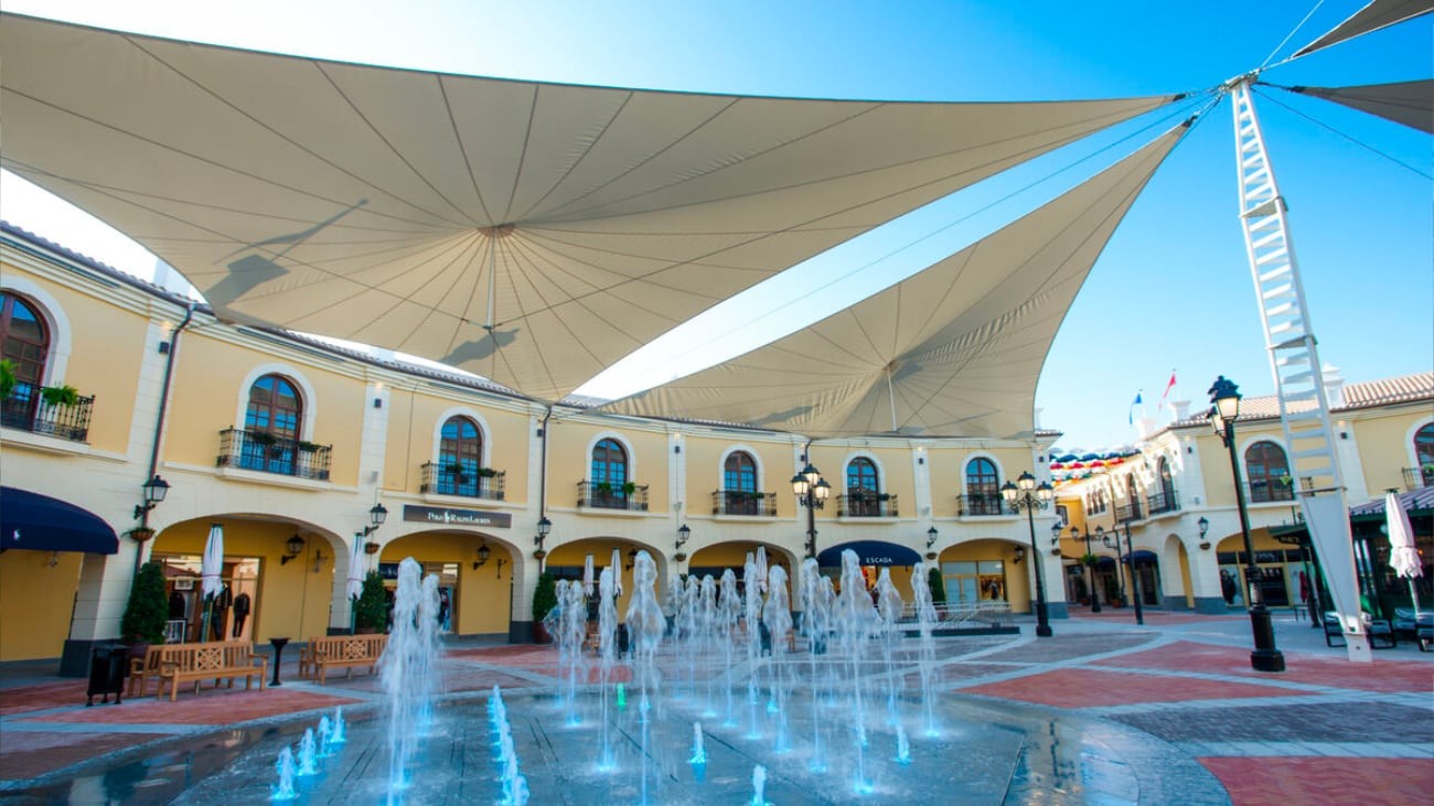 Se necesitan cubrir 116 puestos de trabajo para la apertura del Plaza Mayor de Málaga