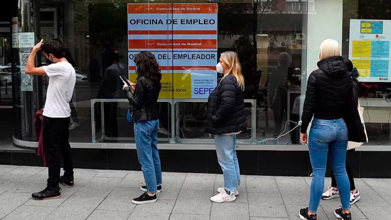 Cómo cobrar la prestación del SEPE si se cambia de banco en 2022