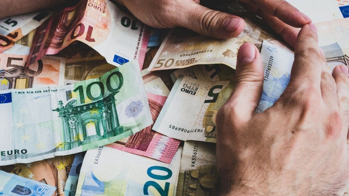 Así puedes pasar de cobrar el subsidio para mayores de 45 años al de 52 años