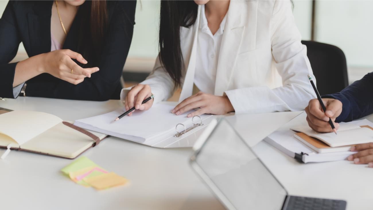 Un juez la hace funcionaria tras 14 años de contratos de interina