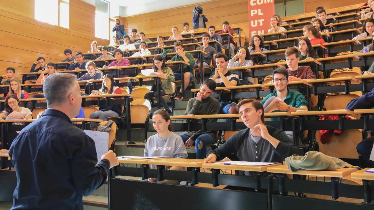 ¿Qué asignaturas son obligatorias en selectividad?