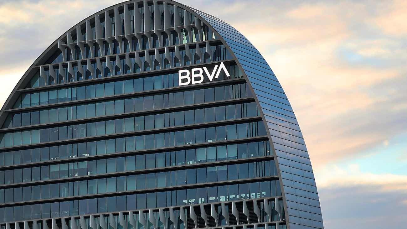 Nuevas ofertas de empleo: Santander y BBVA buscan 700 empleados
