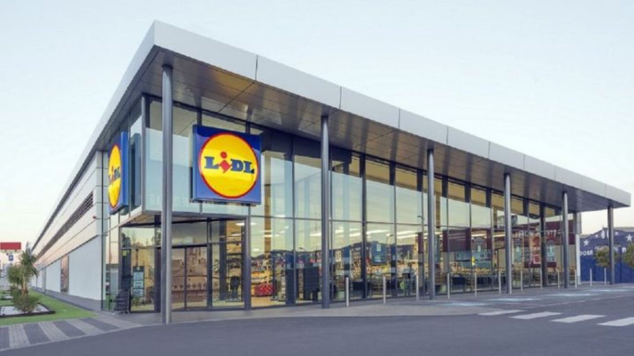 Lidl se enfrenta a Decathlon lanzando su producto estrella del verano más barato