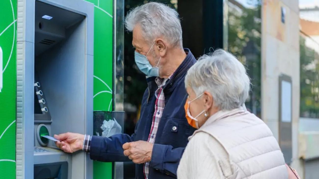 Estos son los jubilados que cobrarán una paga extra junto a la pensión en junio