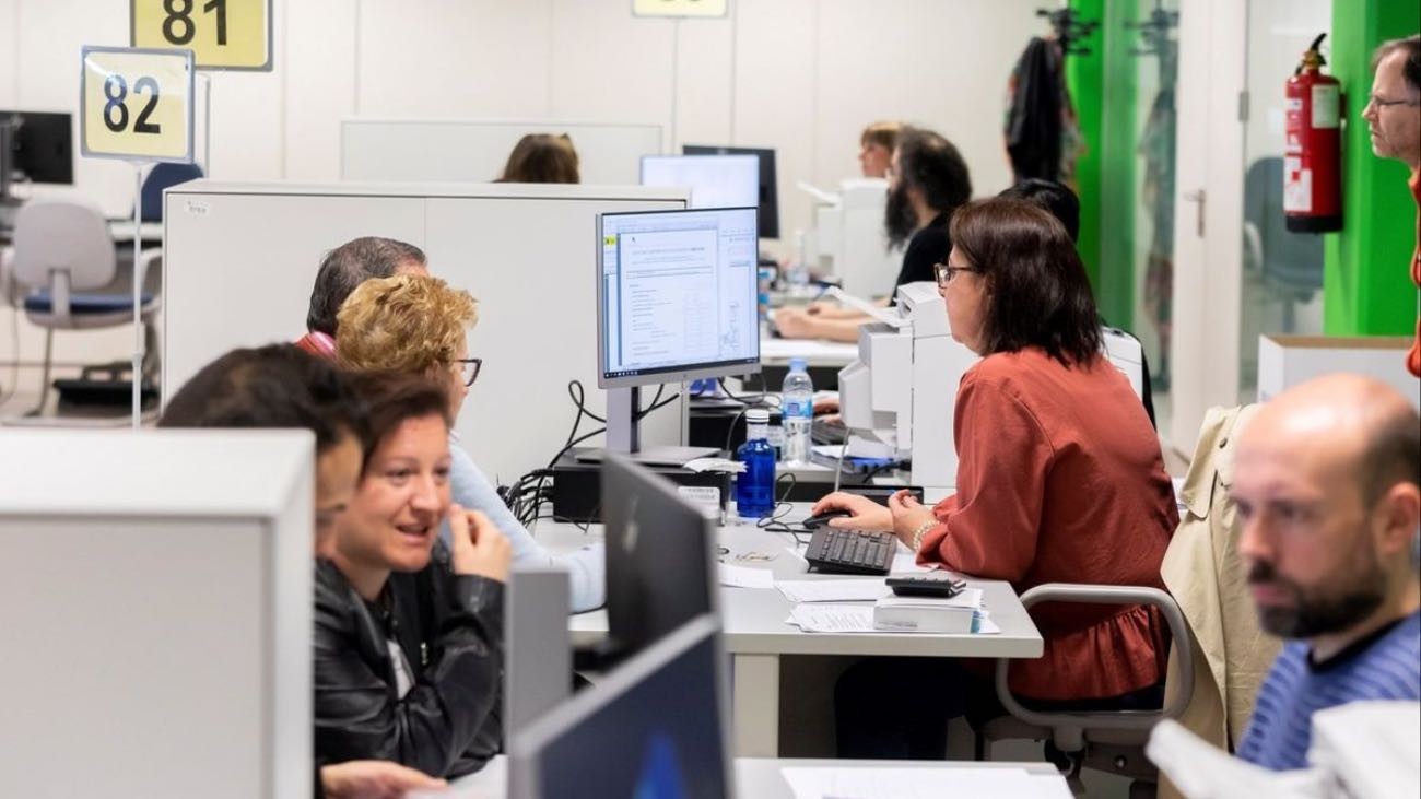 Estos son los funcionarios que no podrán teletrabajar desde casa