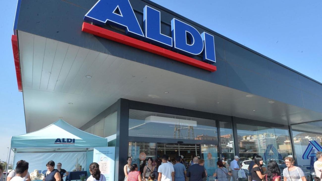 Aldi tiene la hamaca con mosquitera para que nada te arruine la siesta