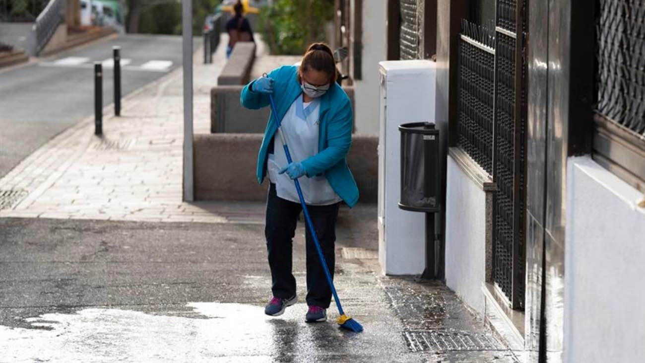 La Seguridad Social avisa de las multas por no pagar el salario a las empleadas del hogar
