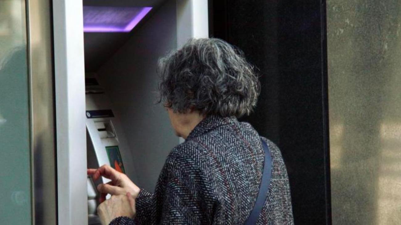 Santander y BBVA lanzan un aviso sobre las nuevas comisiones
