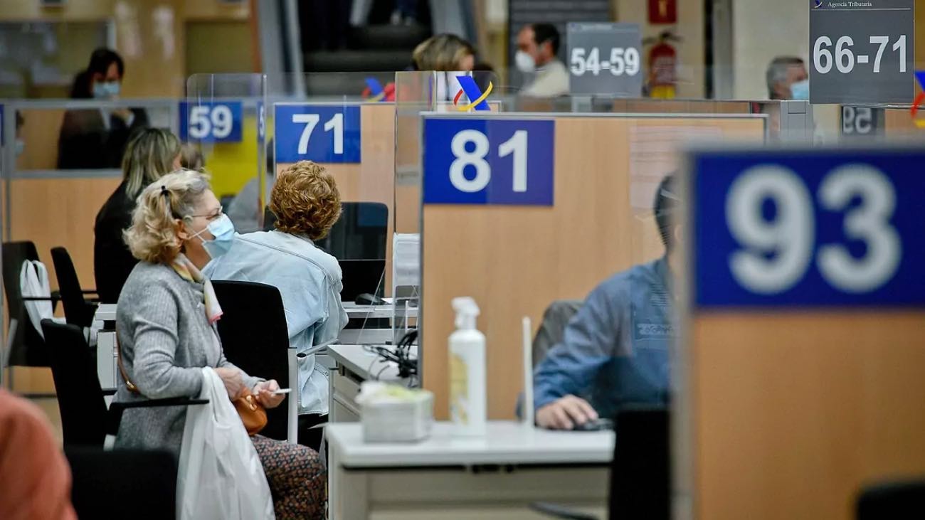Cuándo tributan las becas en la declaración de la Renta
