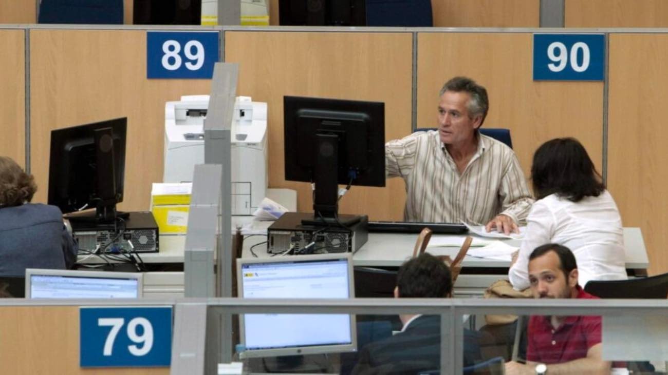 Escrivá propone que los funcionarios trabajen hasta los 72 años para cobrar la pensión de jubilación