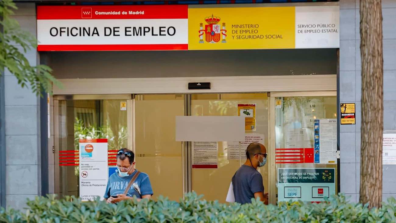 ¿Qué pasa si no me presento a una oferta de empleo y cobro el paro?