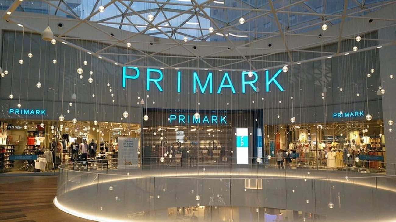 El favorecedor pareo de Primark para ir de la playa al chiringuito derrochando estilo