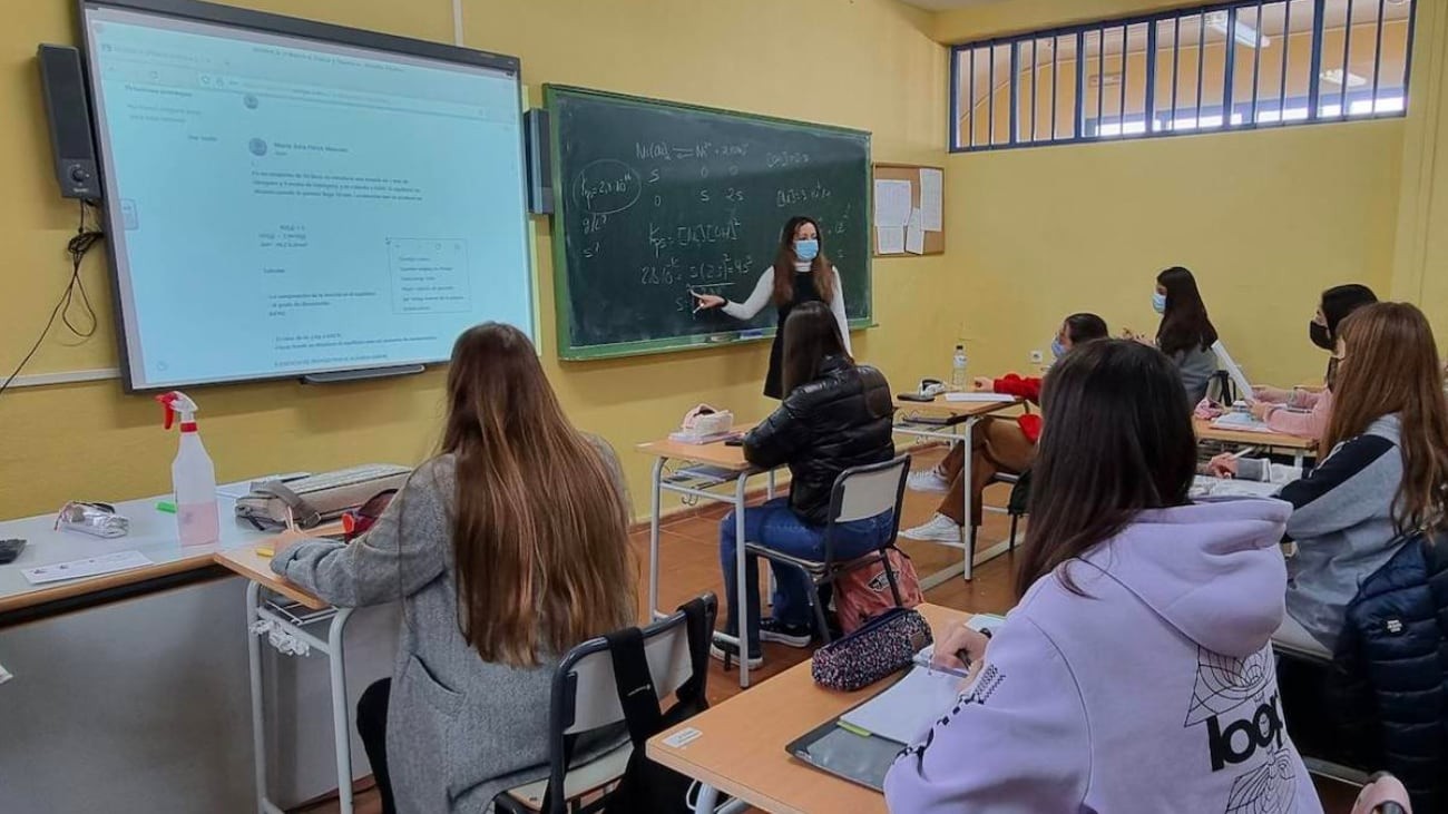 El Gobierno anuncia becas complementarias de 100 euros al mes