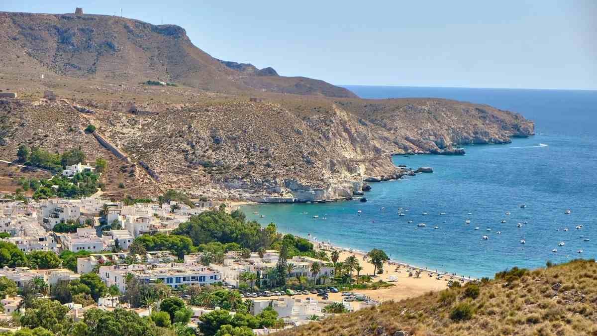 Los pueblos de costa más bonitos de España que casi nadie conoce