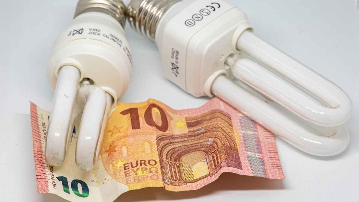 Precio de la luz del domingo 14 de agosto: las horas más caras y más baratas