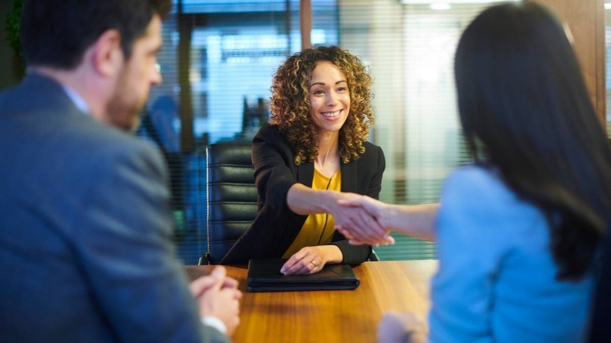 5 formas inteligentes de conseguir empleo de una vez por todas