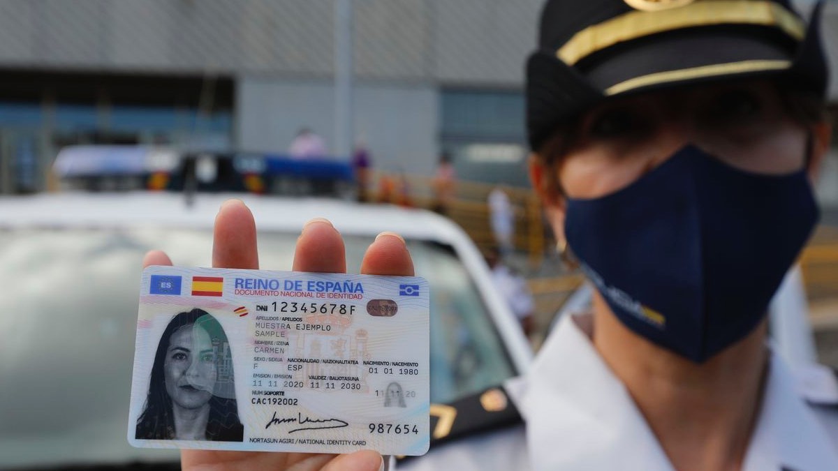 ¿Es obligatorio llevar el DNI siempre en la vía pública?