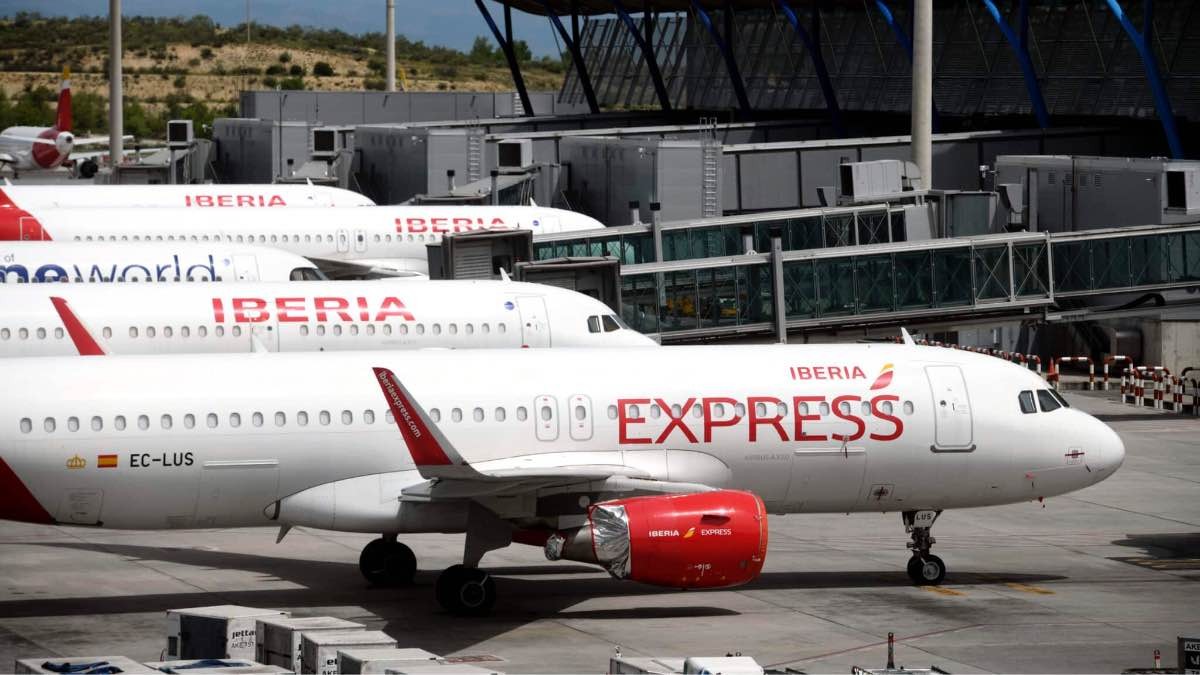 Trabajadores de Iberia Express anuncian huelga para la vuelta de vacaciones