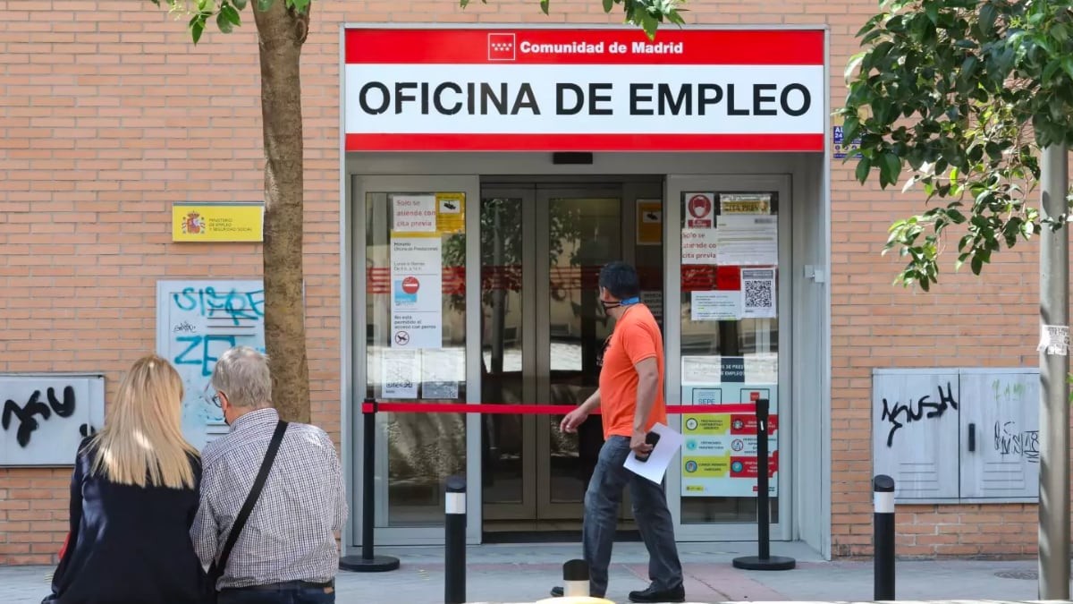 Los subsidios y ayuda del SEPE que puedes pedir tras finalizar tu contrato de trabajo de verano