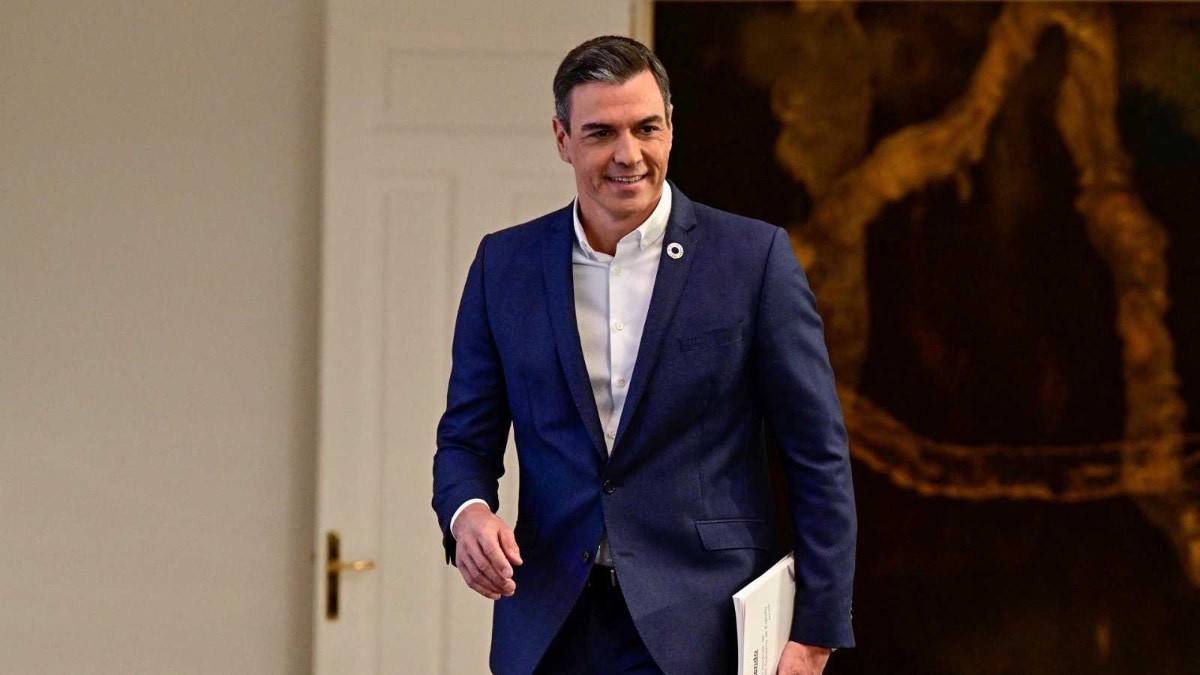 La razón por la que Pedro Sánchez ahorra energía quitándose la corbata