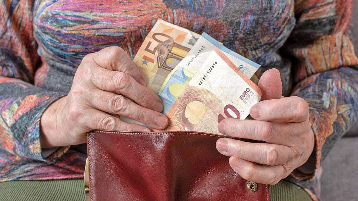 Los pensionistas cobrarán más de 3.000 euros tras el destope de cotización de Escrivá