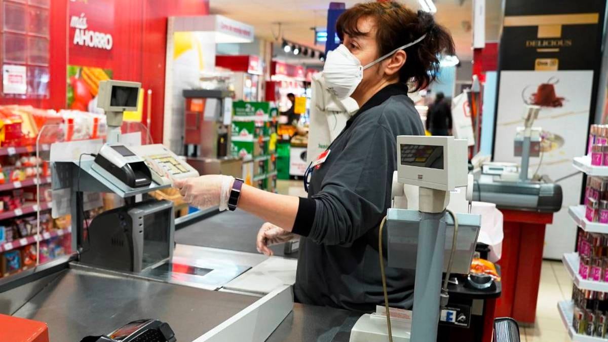 Supercor busca personal en sus tiendas con contrato indefinido desde el primer día