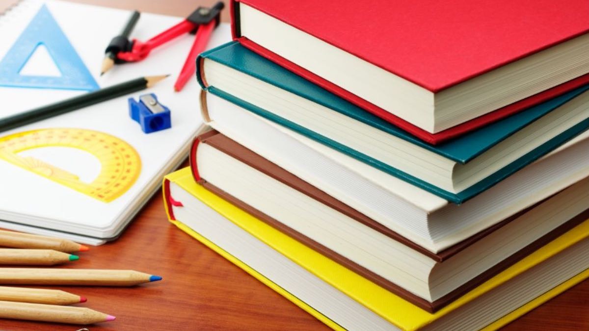 Ayudas para libros de texto y material escolar: cómo solicitarla por Comunidad Autónoma