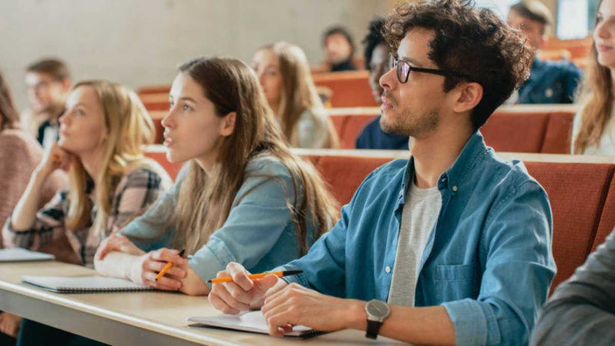 Las 10 carreras universitarias con menos salidas profesionales