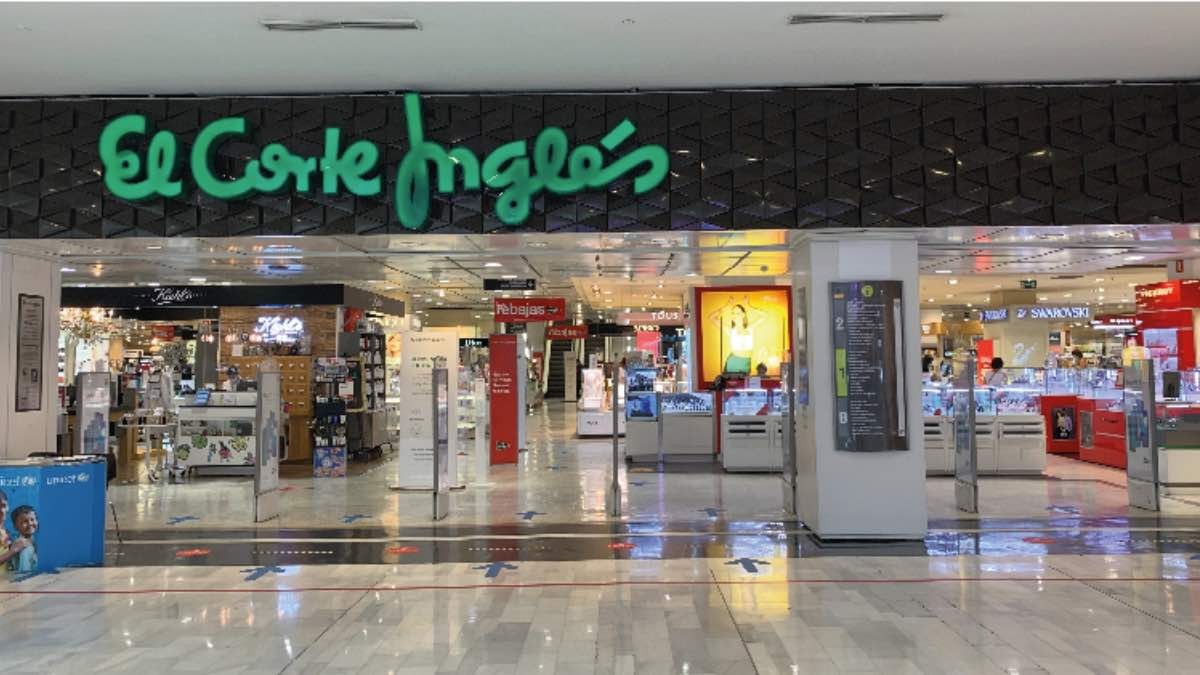 El Corte Inglés lanza un aviso a todos los clientes con tarjeta